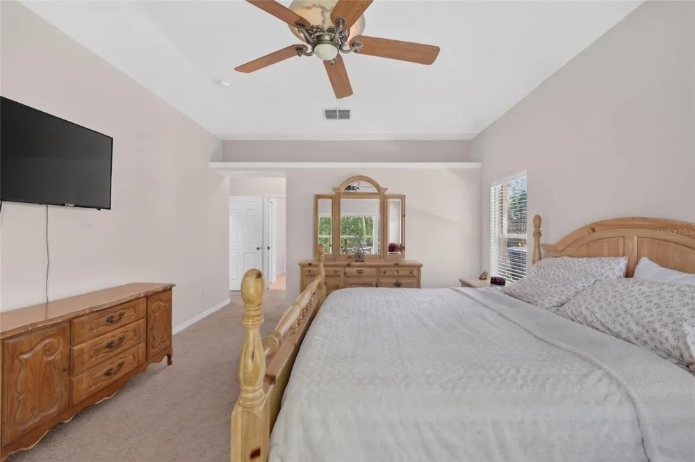 19040 NW 88TH AVENUE ROAD Reddick, FL 32686