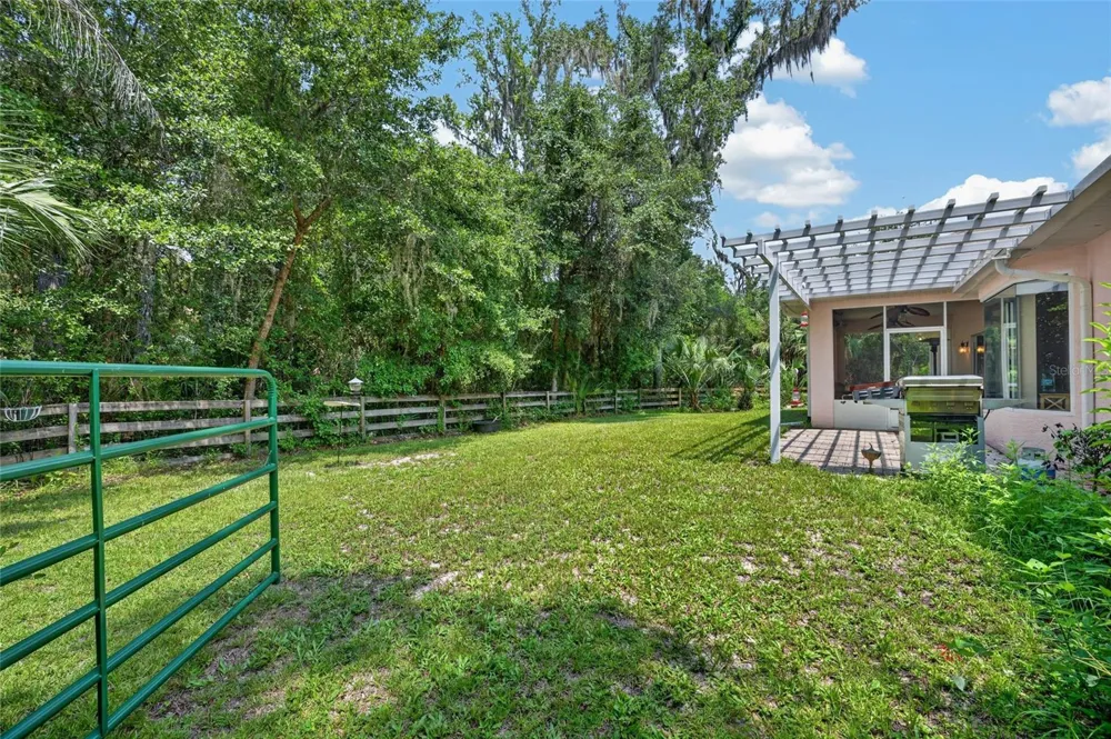 19040 NW 88TH AVENUE ROAD Reddick, FL 32686
