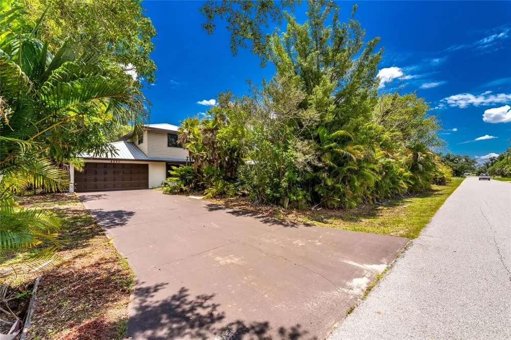 4880 WECOMA AVENUE North Port, FL 34287