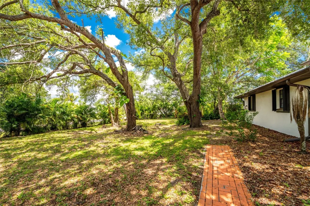 4880 WECOMA AVENUE North Port, FL 34287