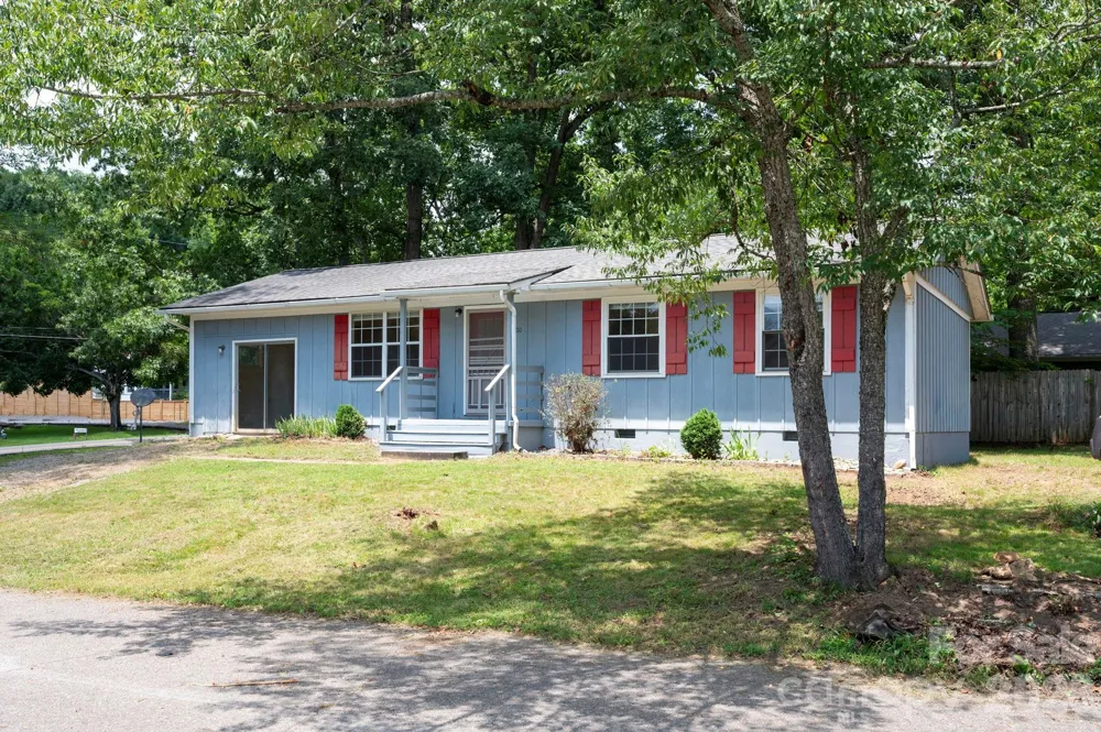 400 Hiawassee Avenue Black Mountain, NC 28711