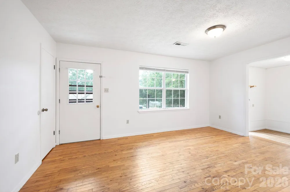 400 Hiawassee Avenue Black Mountain, NC 28711