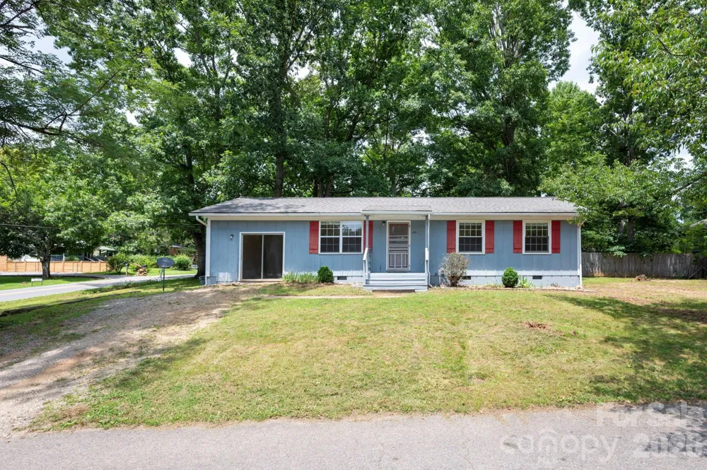 400 Hiawassee Avenue Black Mountain, NC 28711