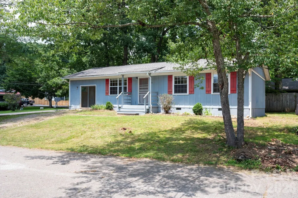400 Hiawassee Avenue Black Mountain, NC 28711