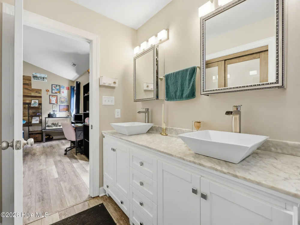 105 Forest Lane Swansboro, NC 28584