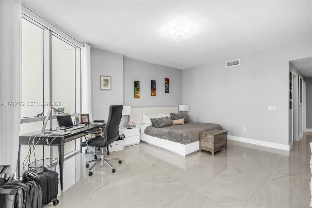 17111 Biscayne Blvd #2001 North Miami Beach, FL 33160