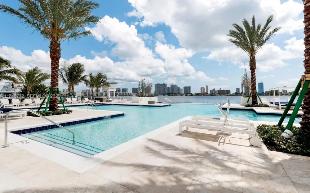 17111 Biscayne Blvd #2001 North Miami Beach, FL 33160