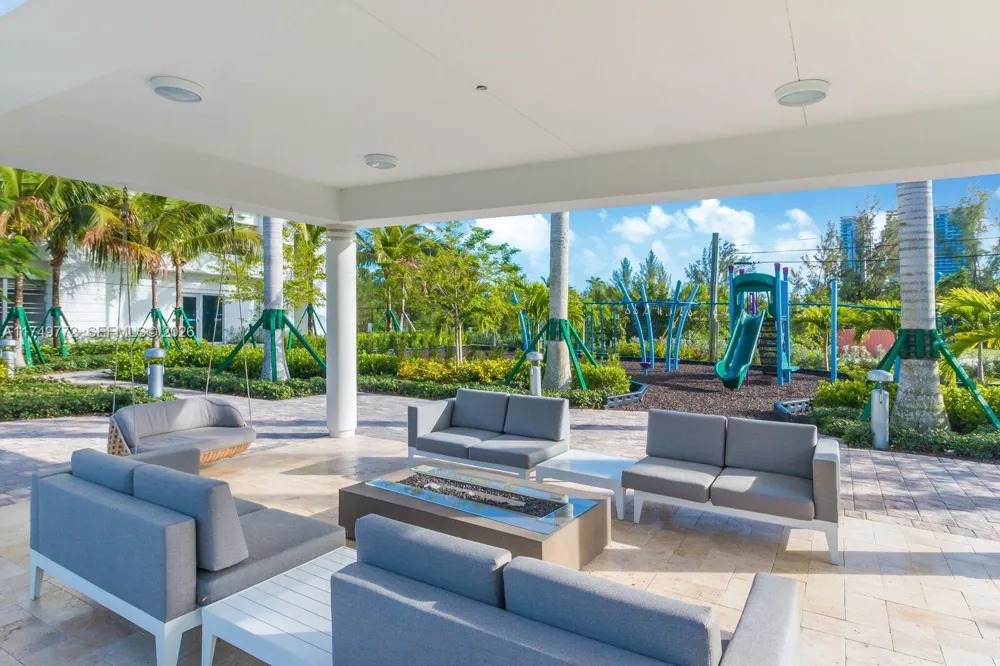 17111 Biscayne Blvd #2001 North Miami Beach, FL 33160