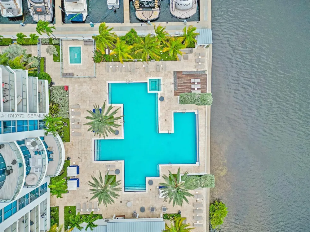 17111 Biscayne Blvd #2001 North Miami Beach, FL 33160