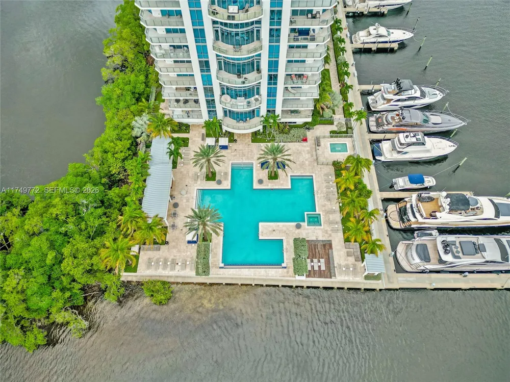 17111 Biscayne Blvd #2001 North Miami Beach, FL 33160