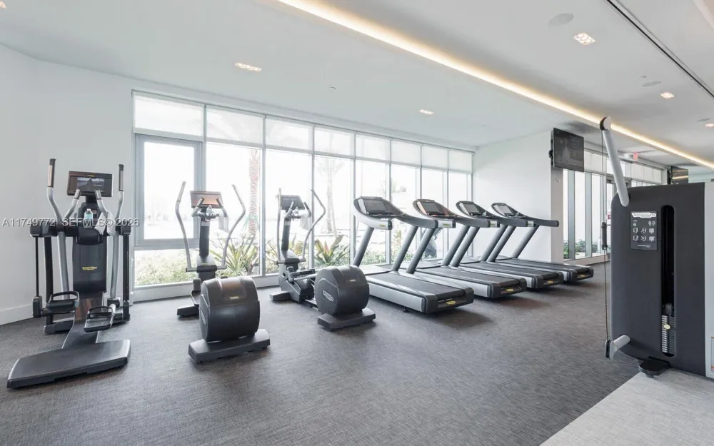 17111 Biscayne Blvd #2001 North Miami Beach, FL 33160