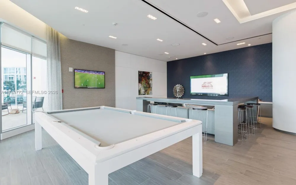 17111 Biscayne Blvd #2001 North Miami Beach, FL 33160