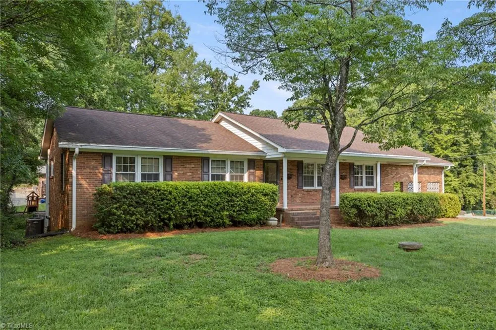 123 Tangle Drive Jamestown, NC 27282
