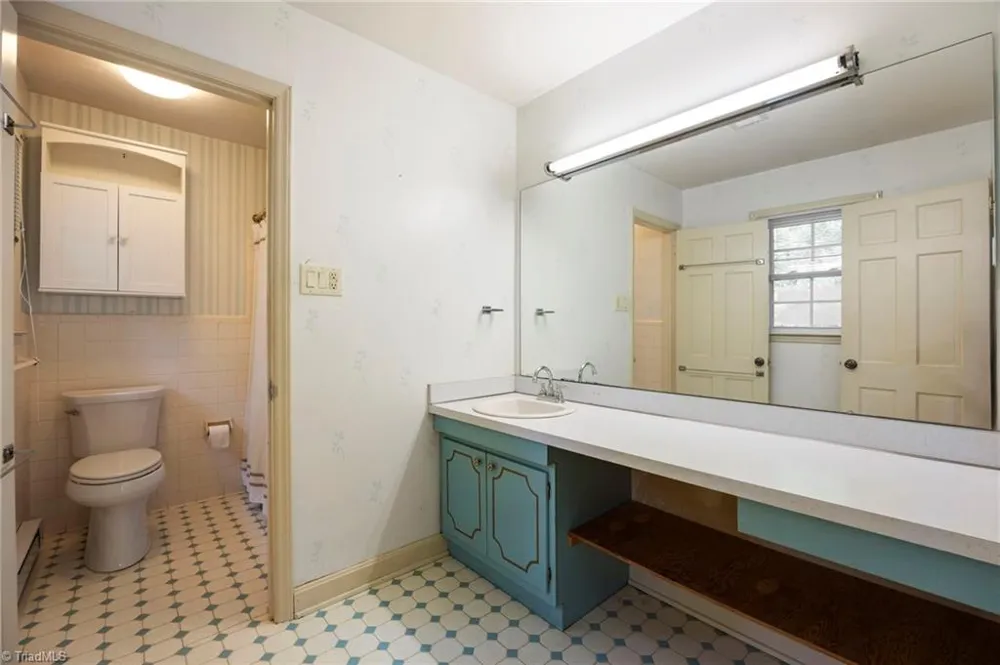 123 Tangle Drive Jamestown, NC 27282
