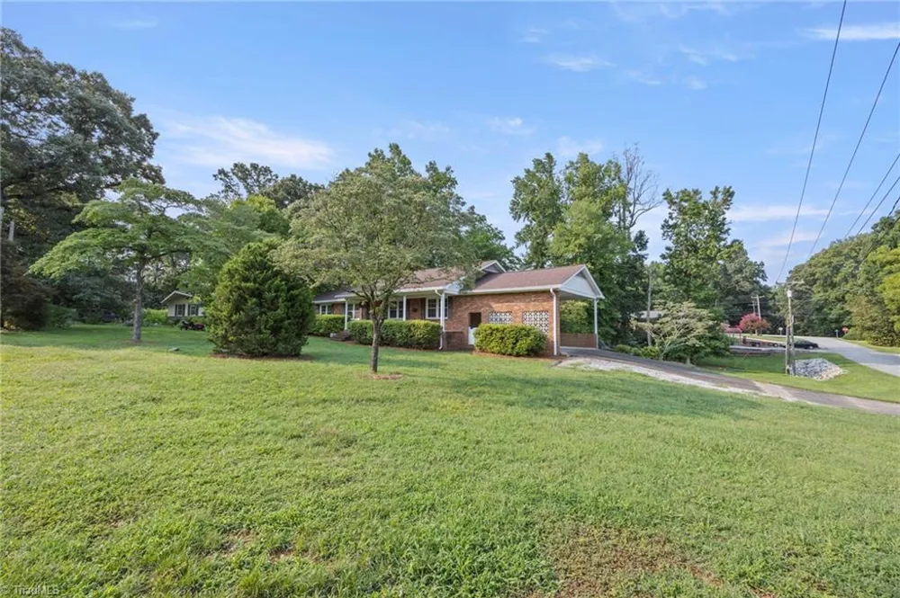 123 Tangle Drive Jamestown, NC 27282