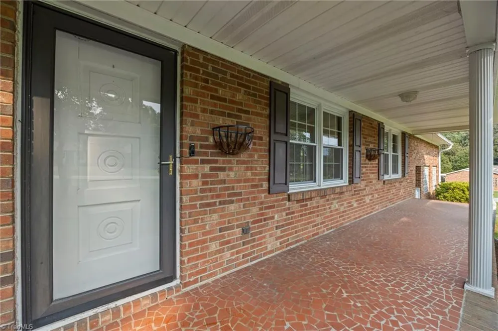 123 Tangle Drive Jamestown, NC 27282