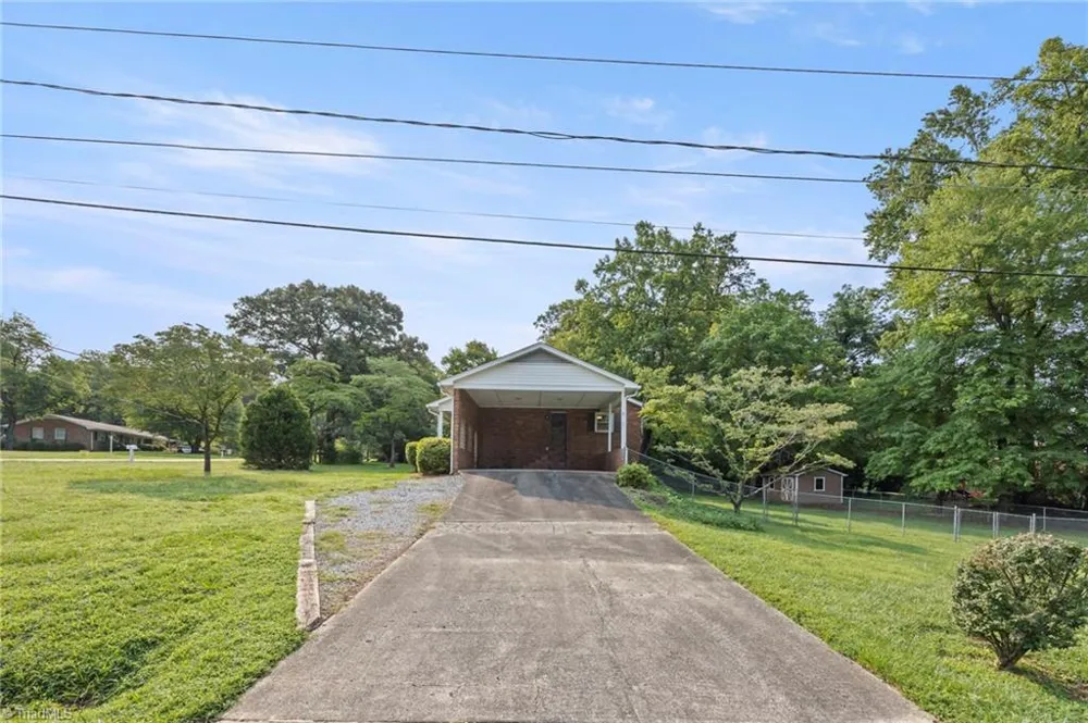 123 Tangle Drive Jamestown, NC 27282