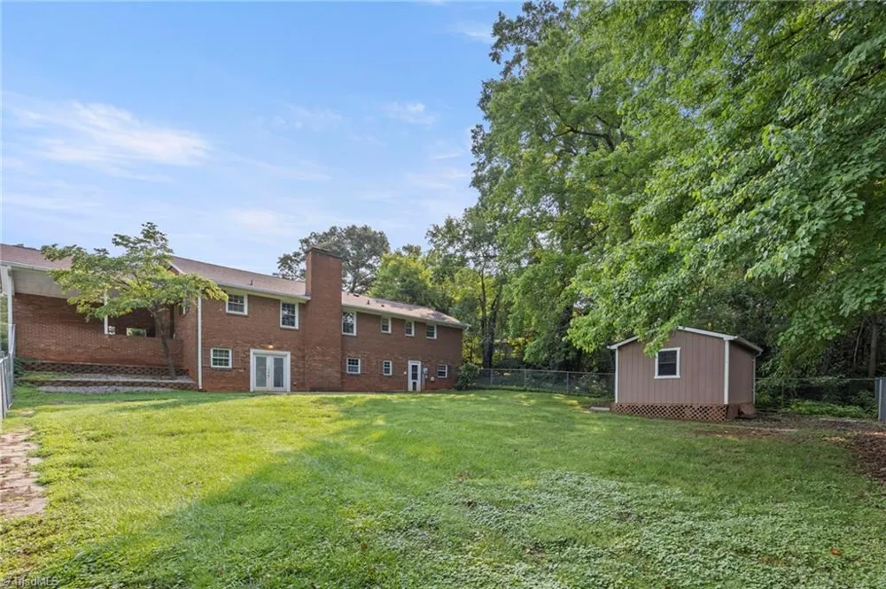 123 Tangle Drive Jamestown, NC 27282