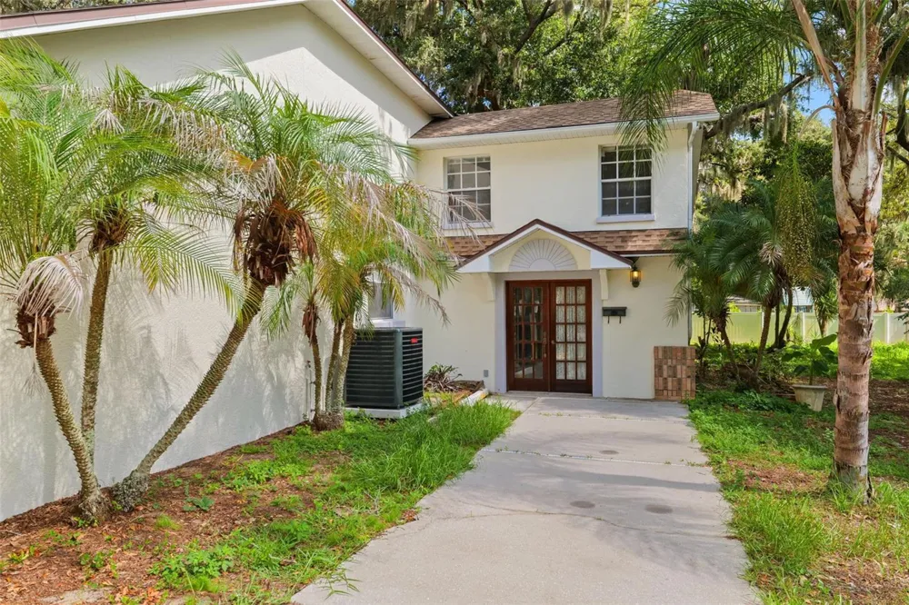 2770 BUCKHORN OAKS DRIVE Valrico, FL 33594