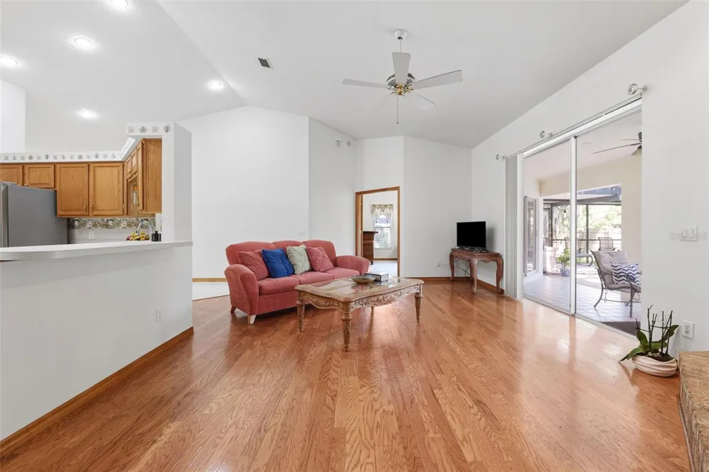 2770 BUCKHORN OAKS DRIVE Valrico, FL 33594