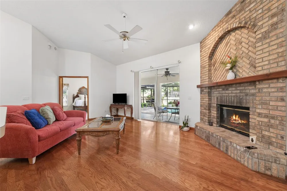 2770 BUCKHORN OAKS DRIVE Valrico, FL 33594