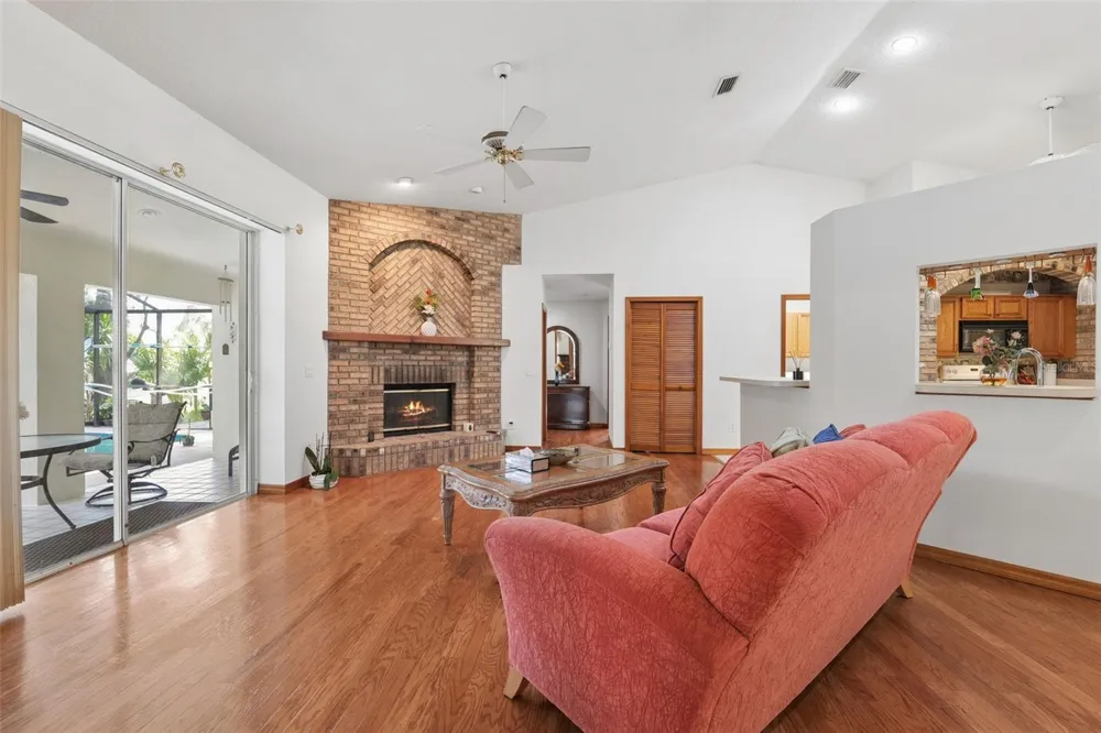 2770 BUCKHORN OAKS DRIVE Valrico, FL 33594