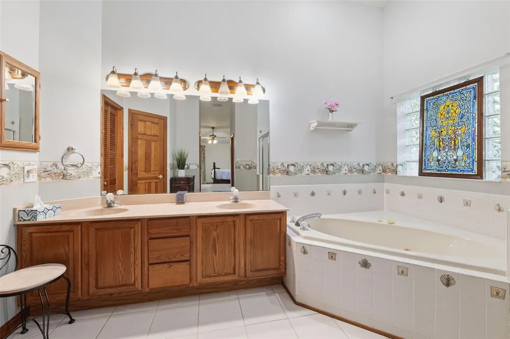 2770 BUCKHORN OAKS DRIVE Valrico, FL 33594