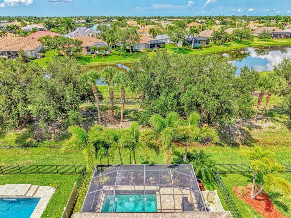 8467 NANDINA DRIVE Sarasota, FL 34240
