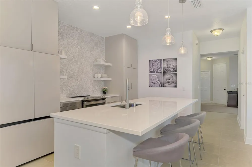 8467 NANDINA DRIVE Sarasota, FL 34240