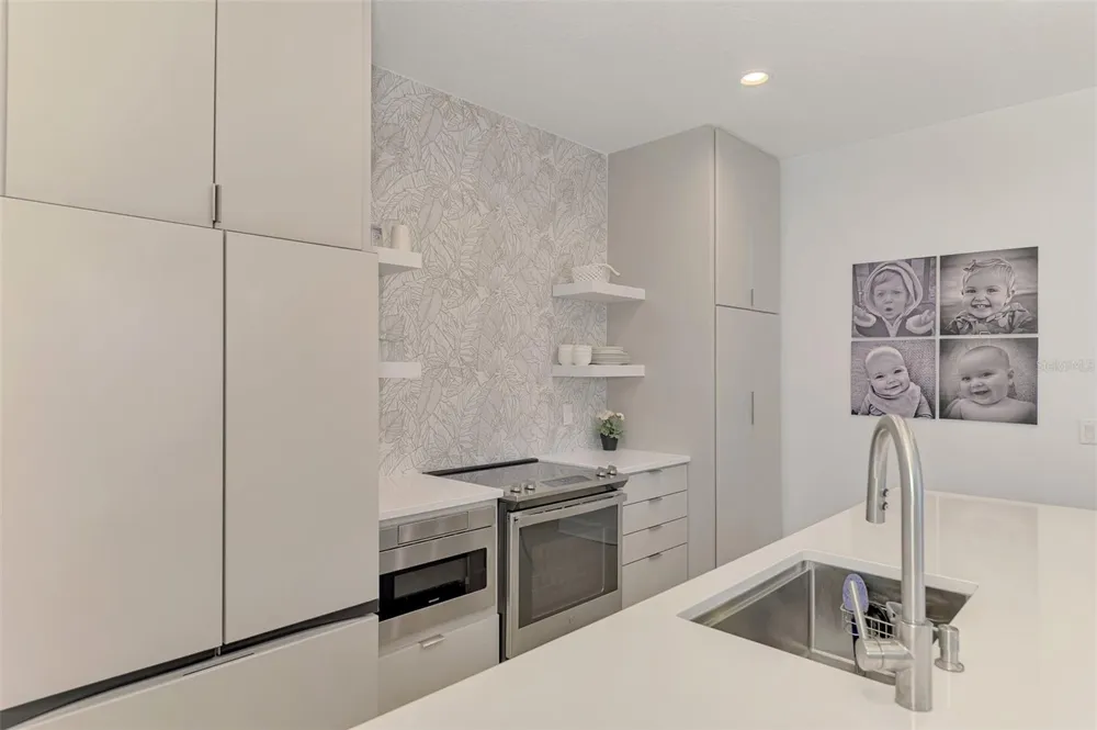 8467 NANDINA DRIVE Sarasota, FL 34240