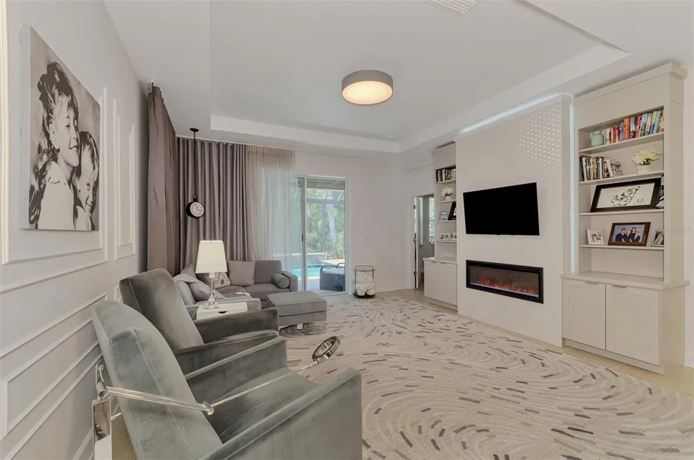 8467 NANDINA DRIVE Sarasota, FL 34240