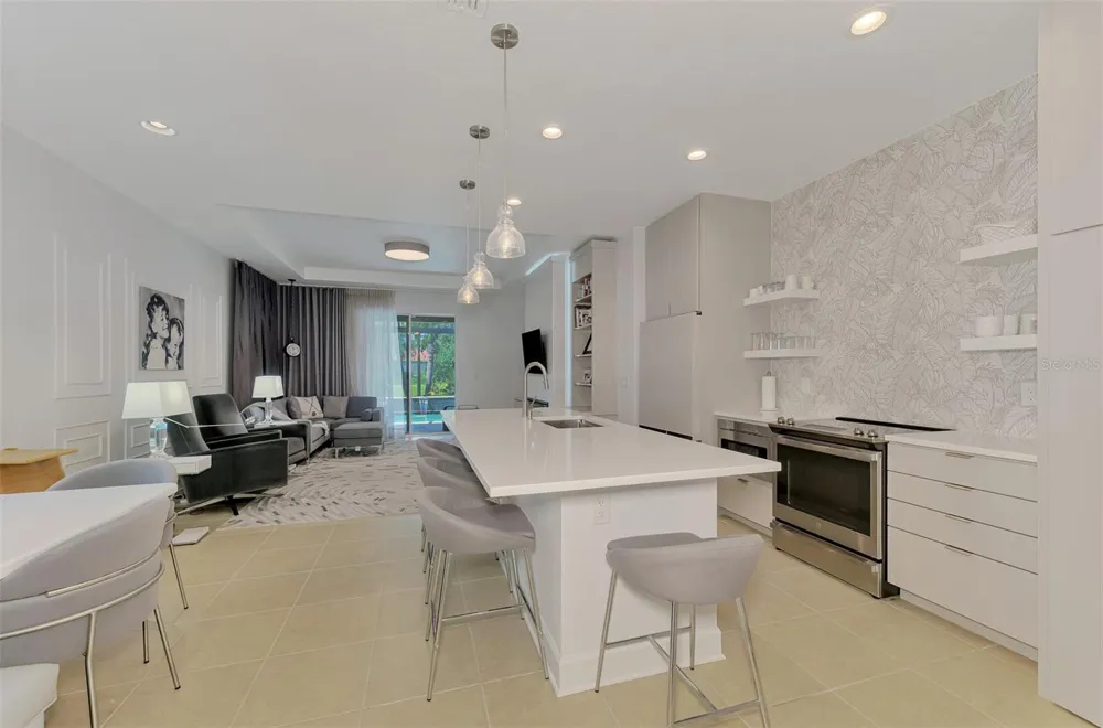 8467 NANDINA DRIVE Sarasota, FL 34240