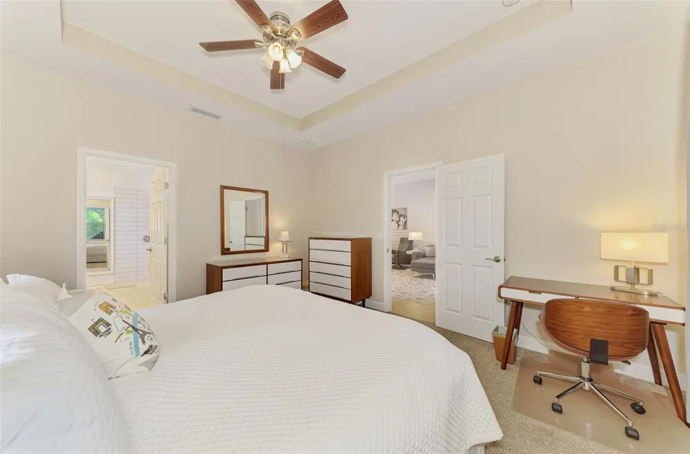 8467 NANDINA DRIVE Sarasota, FL 34240