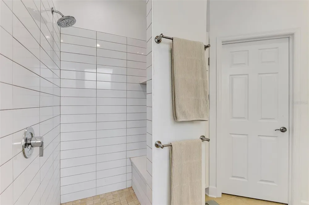 8467 NANDINA DRIVE Sarasota, FL 34240