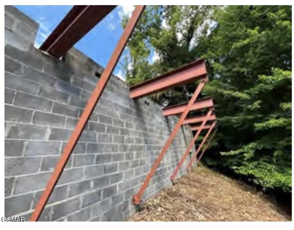 545 Johnson Lane Gatlinburg, TN 37738