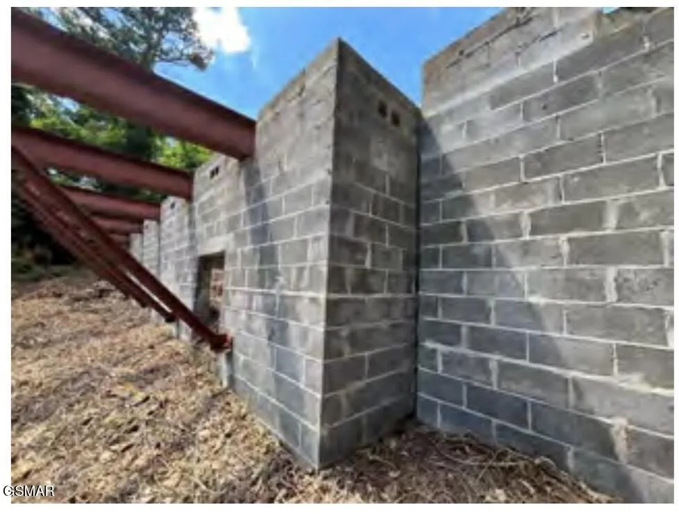 545 Johnson Lane Gatlinburg, TN 37738