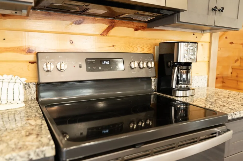 2359 Alpine Village Way Pigeon Forge, TN 37863