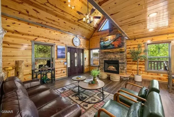 2359 Alpine Village Way Pigeon Forge, TN 37863