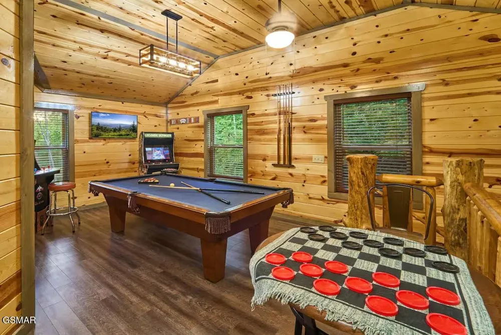 2359 Alpine Village Way Pigeon Forge, TN 37863