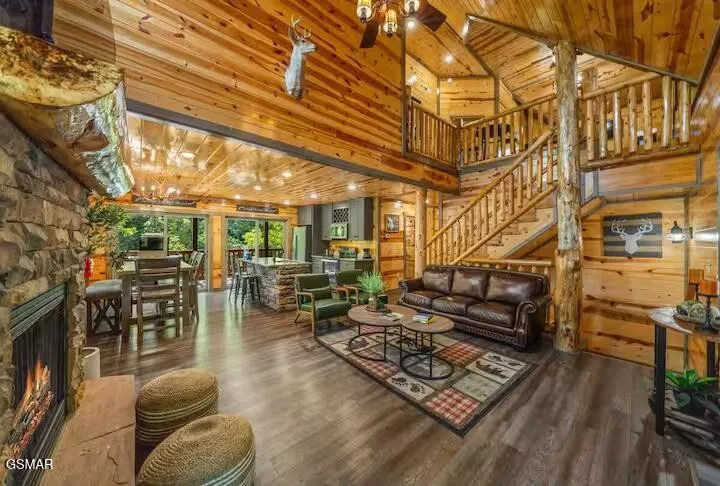 2359 Alpine Village Way Pigeon Forge, TN 37863