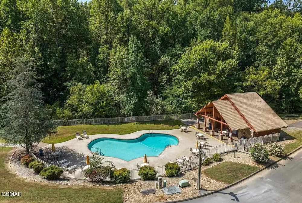 2359 Alpine Village Way Pigeon Forge, TN 37863