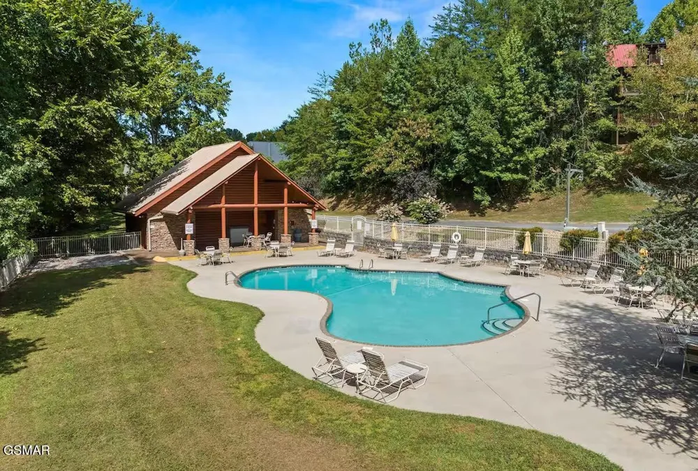 2359 Alpine Village Way Pigeon Forge, TN 37863