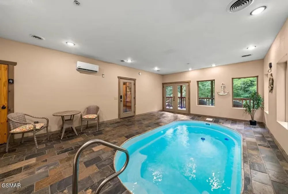 2359 Alpine Village Way Pigeon Forge, TN 37863
