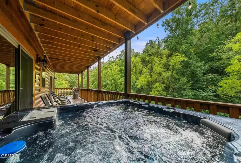2359 Alpine Village Way Pigeon Forge, TN 37863