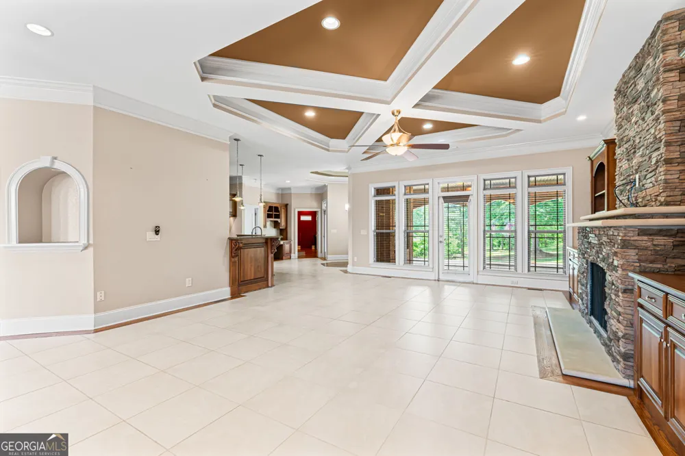 215 Little Hickory DR Lizella, GA 31052