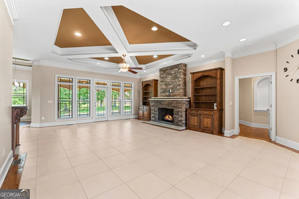 215 Little Hickory DR Lizella, GA 31052