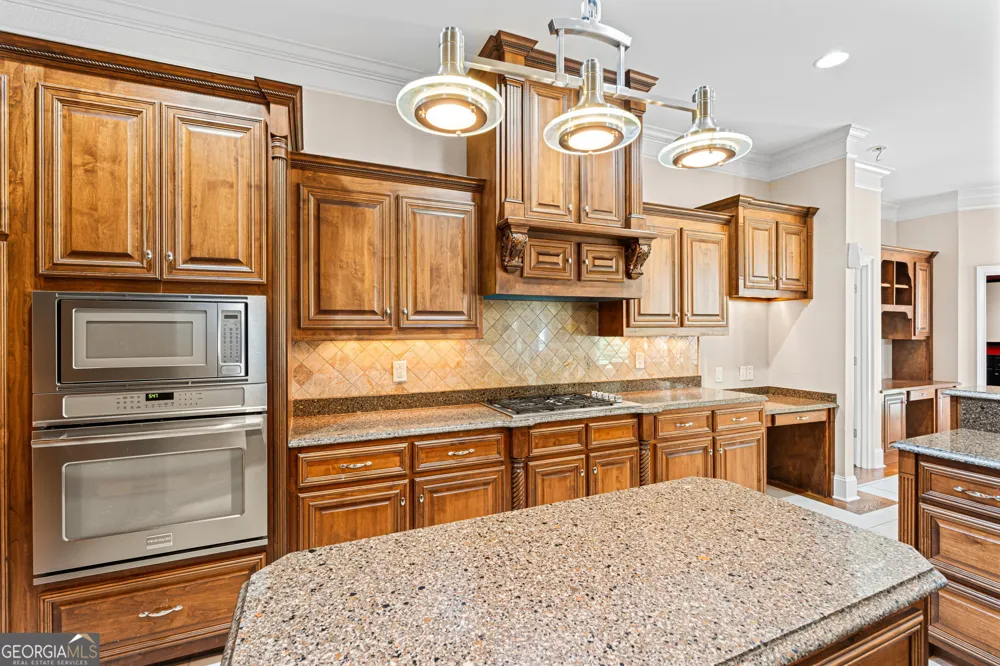 215 Little Hickory DR Lizella, GA 31052