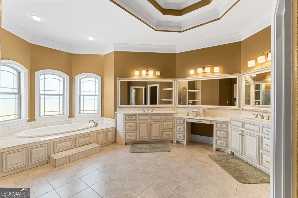 215 Little Hickory DR Lizella, GA 31052
