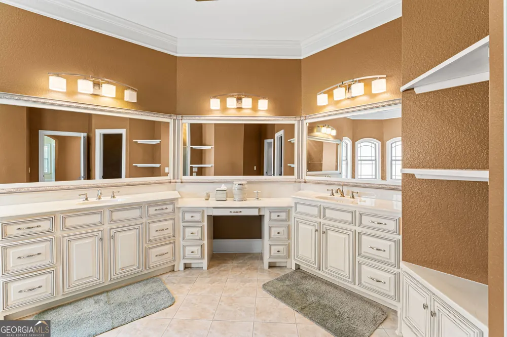 215 Little Hickory DR Lizella, GA 31052