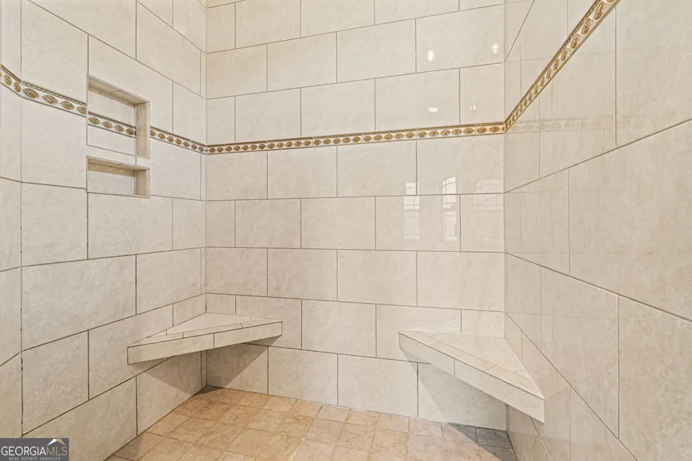 215 Little Hickory DR Lizella, GA 31052